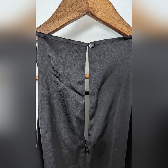 Wide Leg Satin Jumpsuit Le Chateau - Picture 5 of 5